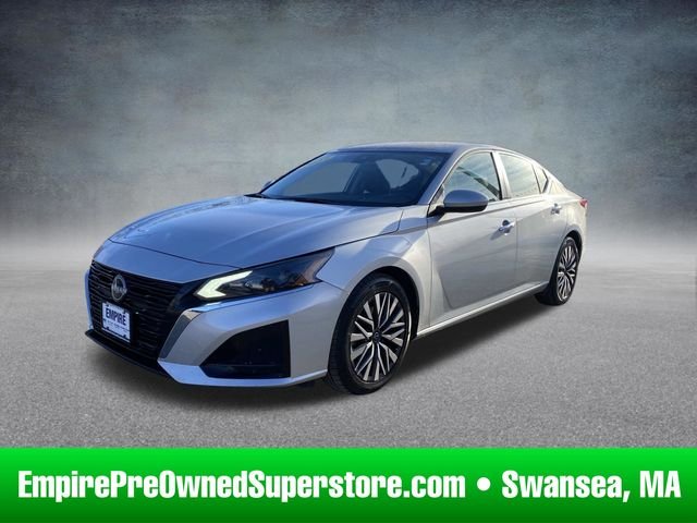 Used 2023 Brilliant Silver Metallic Nissan 2.5 SV image 1