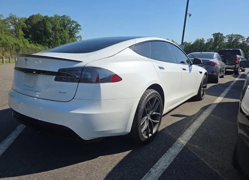 Used 2021  Tesla Plaid image 3