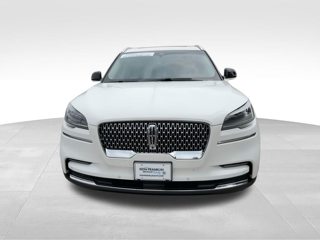 Used 2023 White Lincoln Reserve image 4