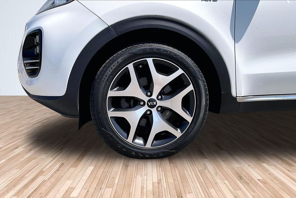 Used 2019 White Kia SX image 8
