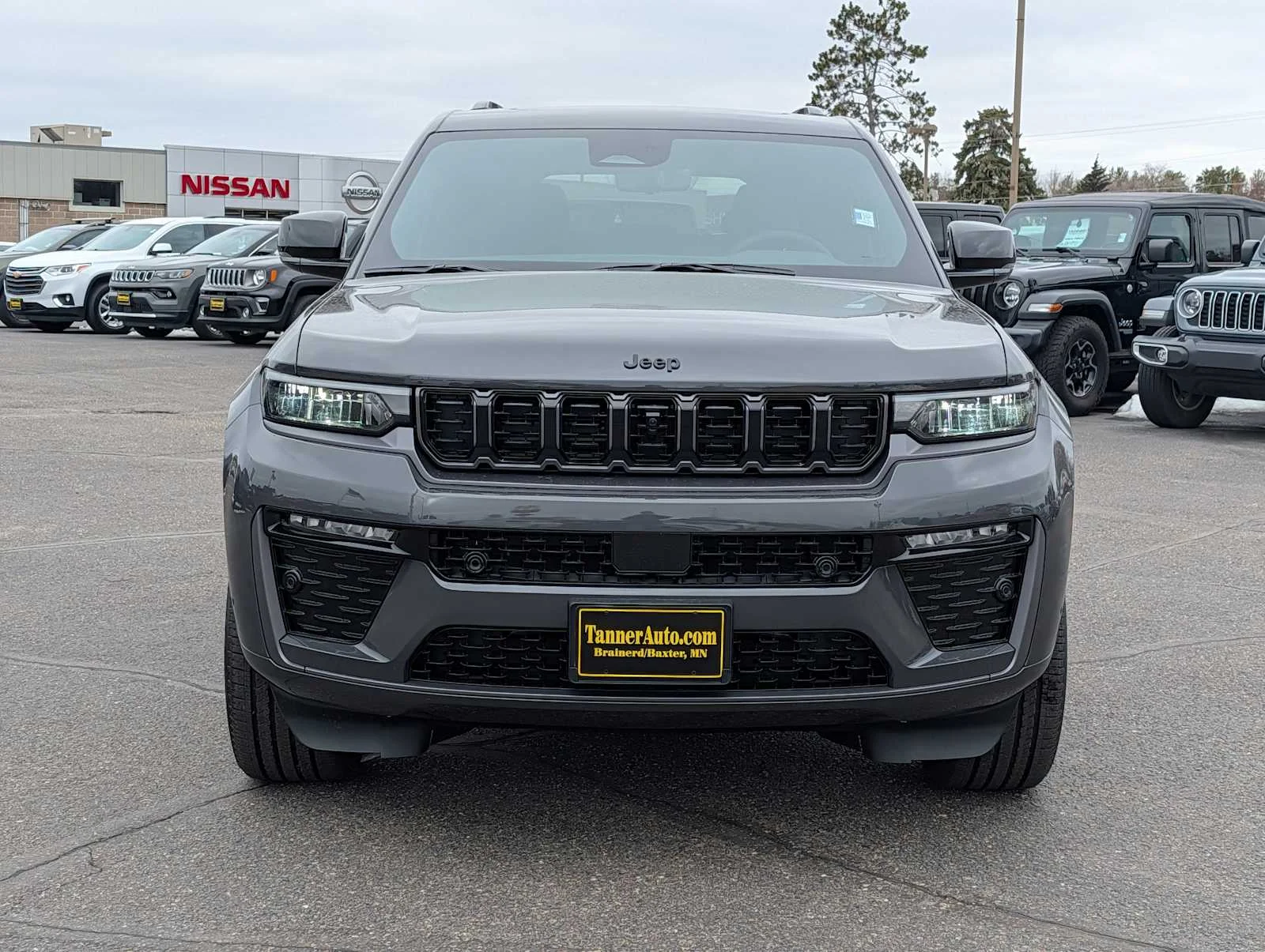 New 2026 Baltic Gray Metallic Clear-Coat Exterior Paint Jeep Limited Reserve image 2
