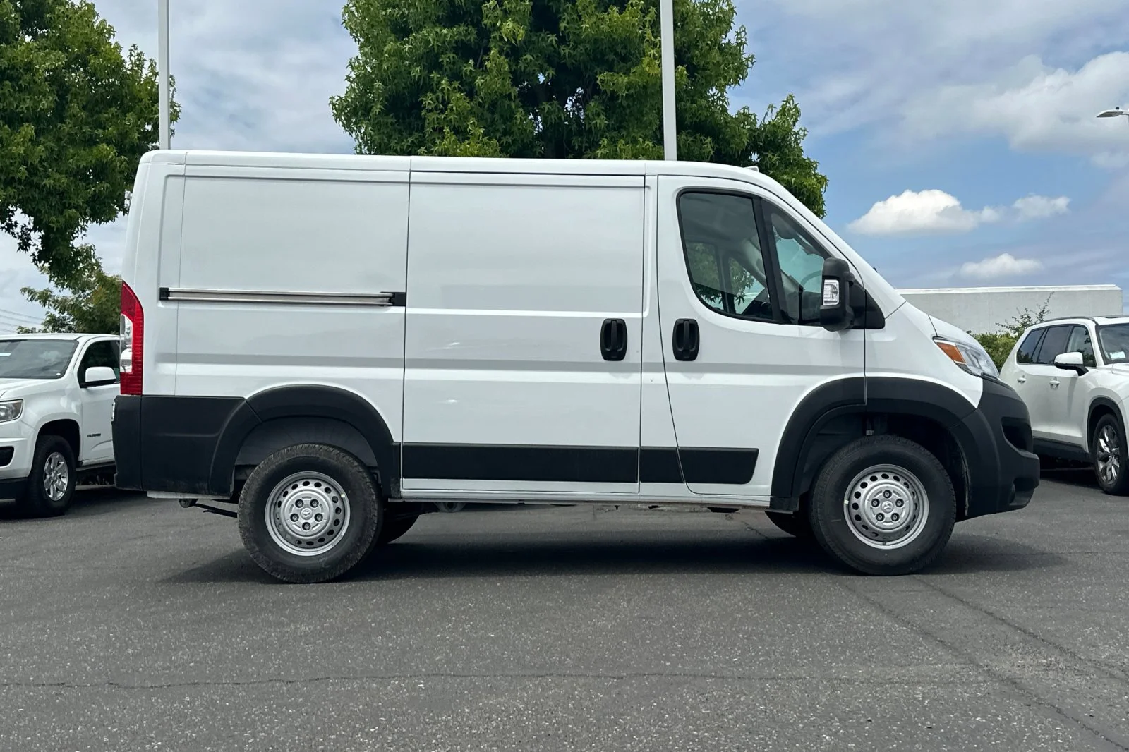 New 2026 Bright White Clear-Coat Exterior Paint RAM Tradesman image 3