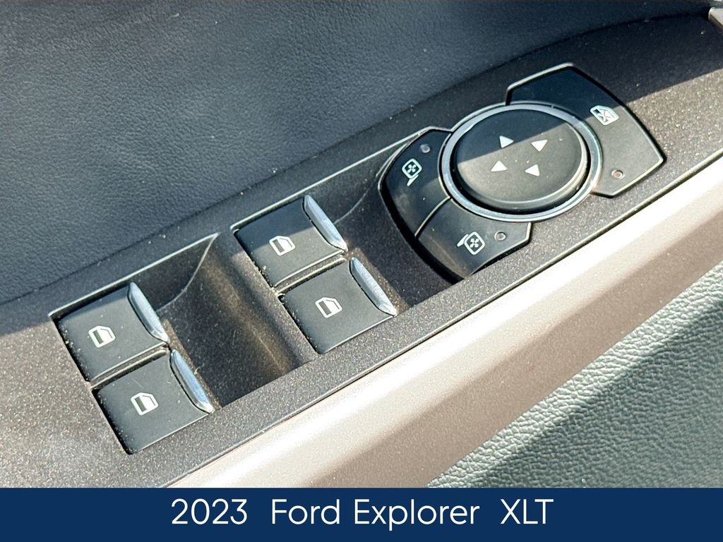 Used 2023 Silver Ford XLT image 18