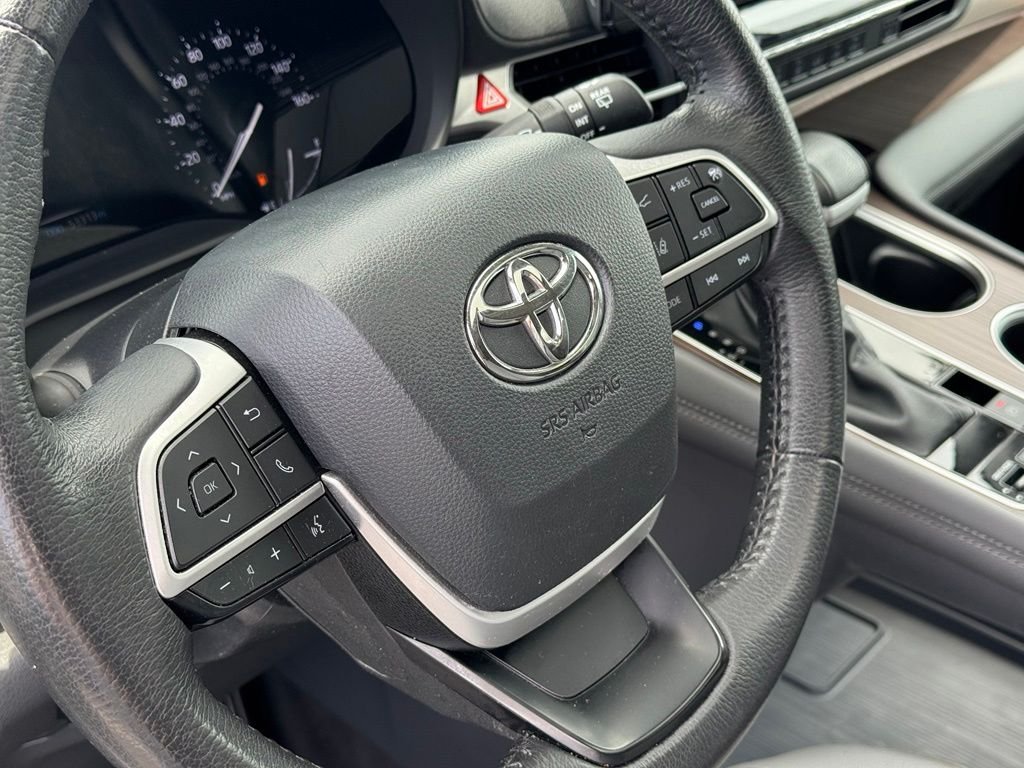 Used 2024 Silver Toyota XLE image 18