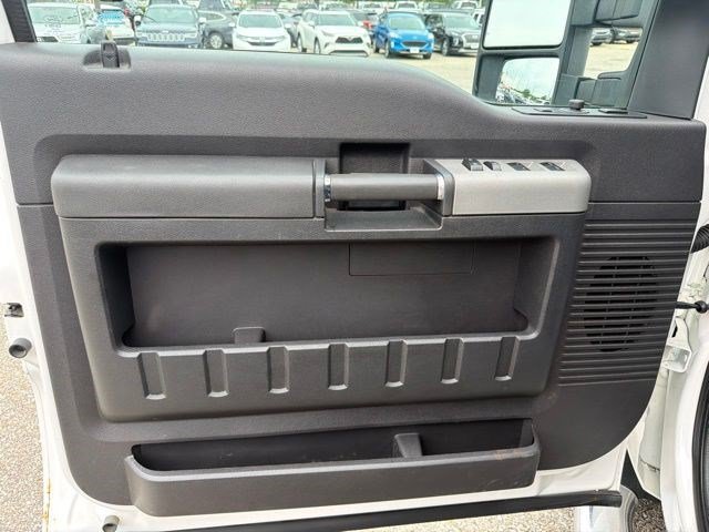 Used 2016 White Platinum Metallic Tri-Coat Ford Lariat image 10
