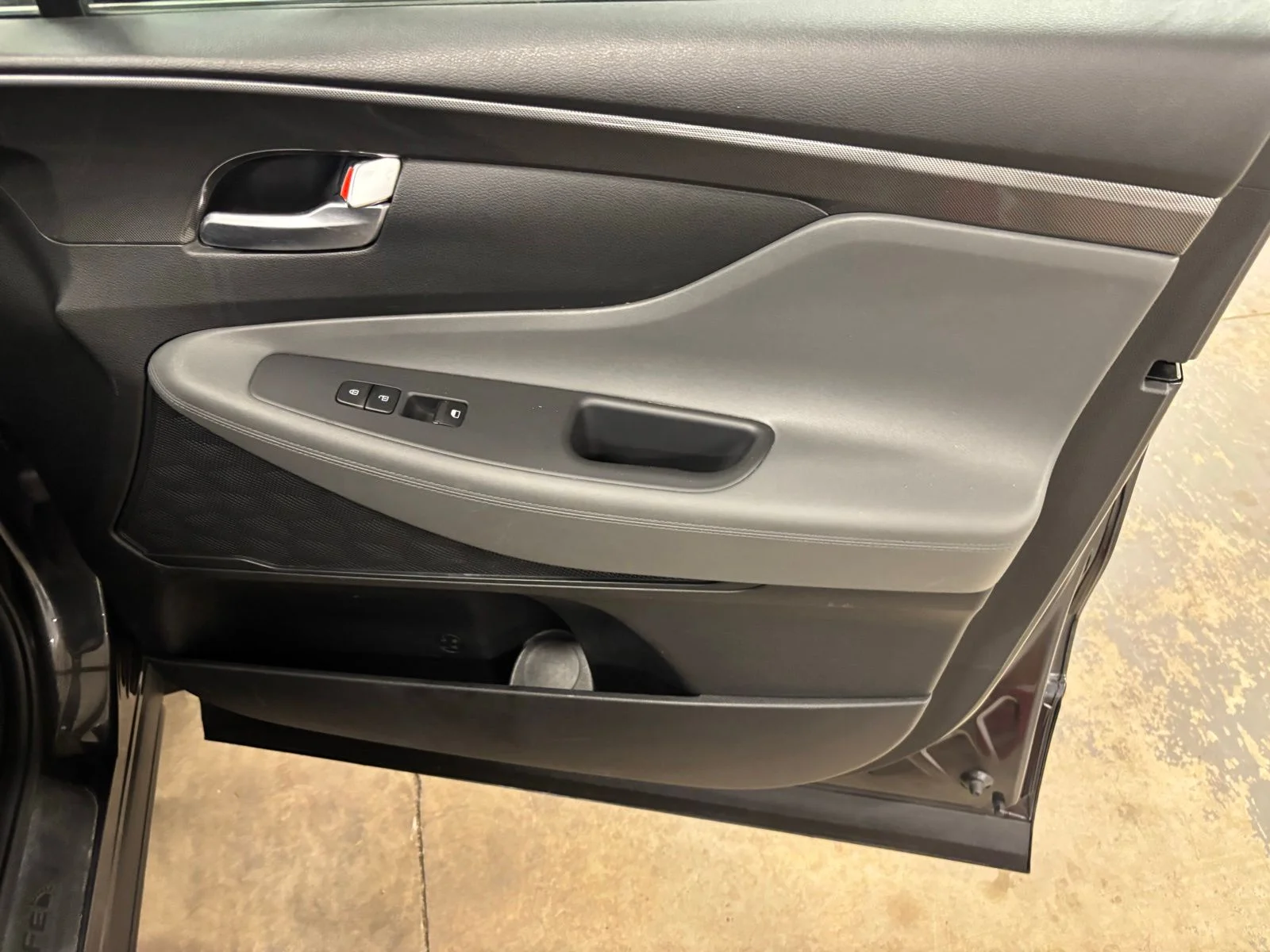 Used 2023 Gray Hyundai SE image 22