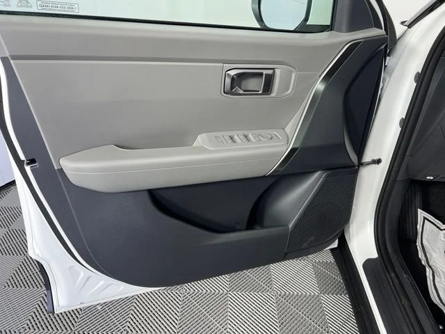 New 2027 White Kia LX image 17