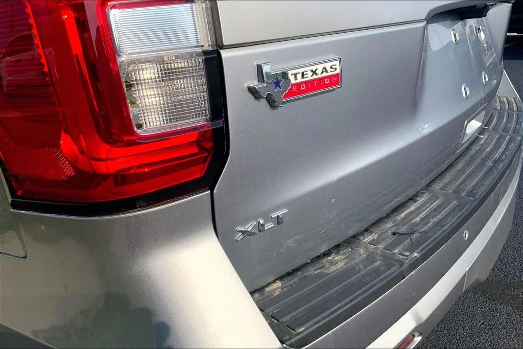 Used 2023 Silver Ford XLT image 4