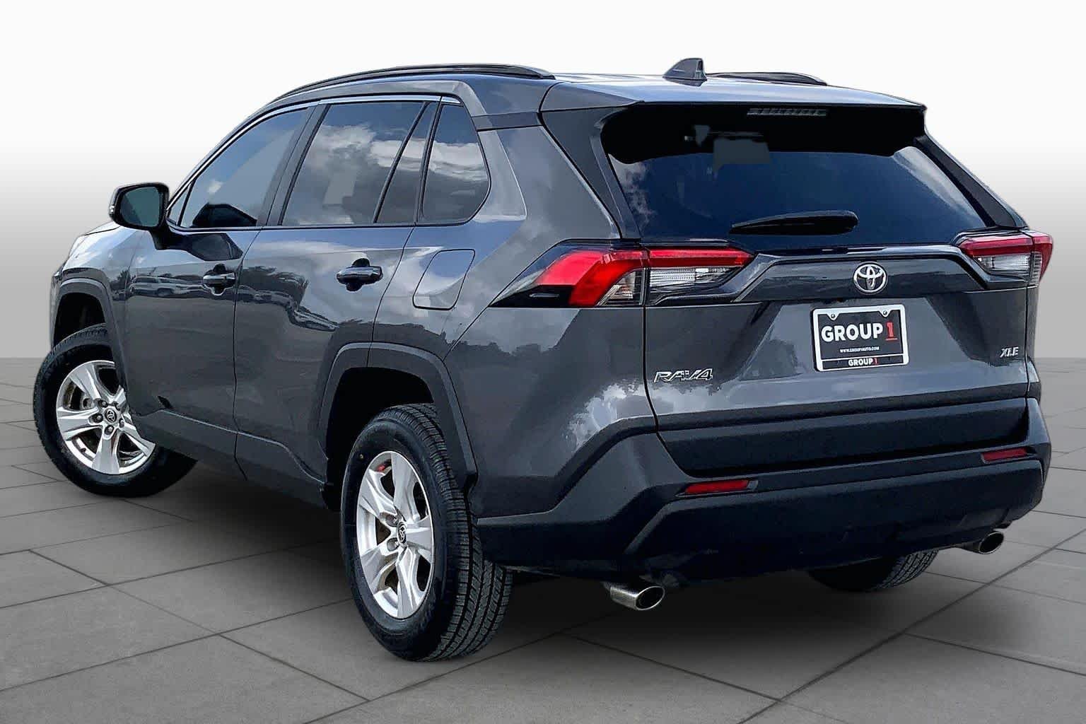 Used 2021 Magnetic Gray Metallic Toyota XLE Premium image 12