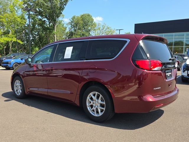 2023 Chrysler Voyager LX - Photo 3