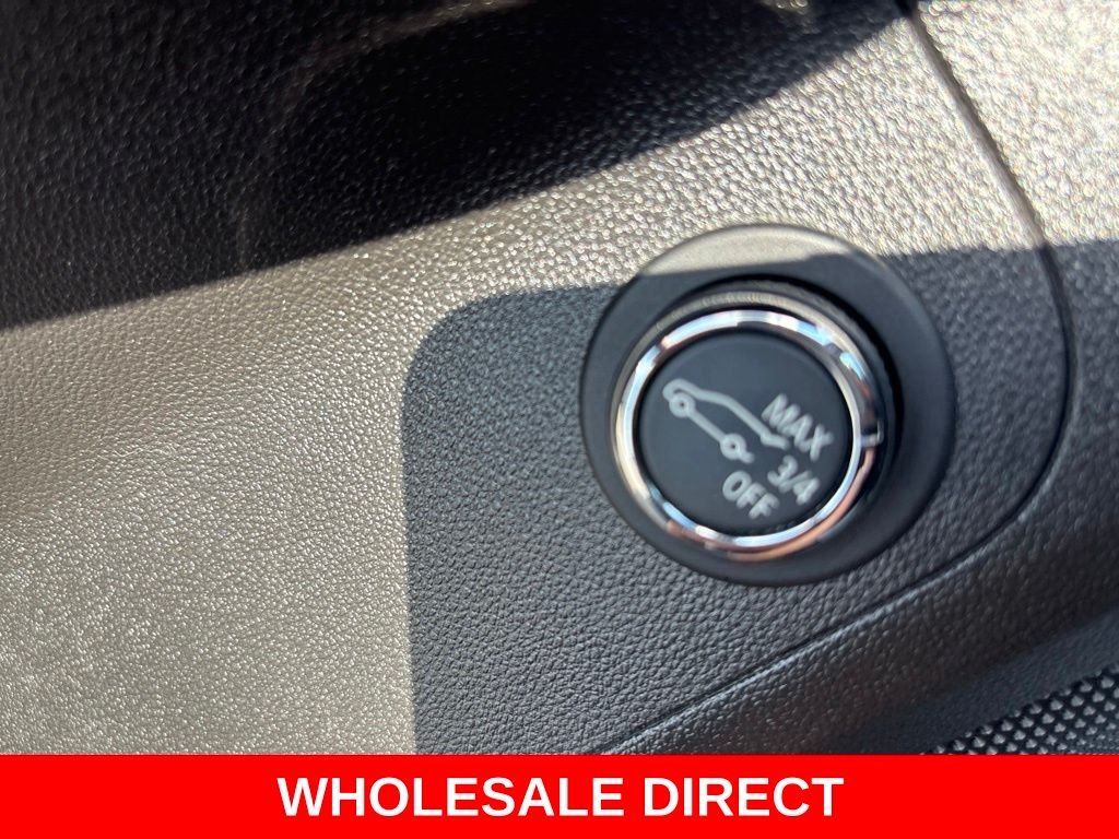Used 2020 Carbon Black Metallic GMC AT4 image 19