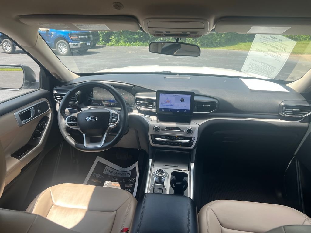 Used 2023 White Ford XLT image 28