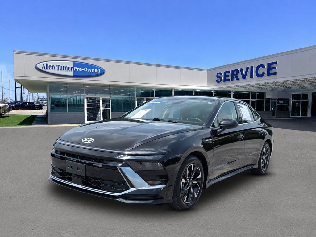 Used 2024 Onyx Black Hyundai SEL image 4
