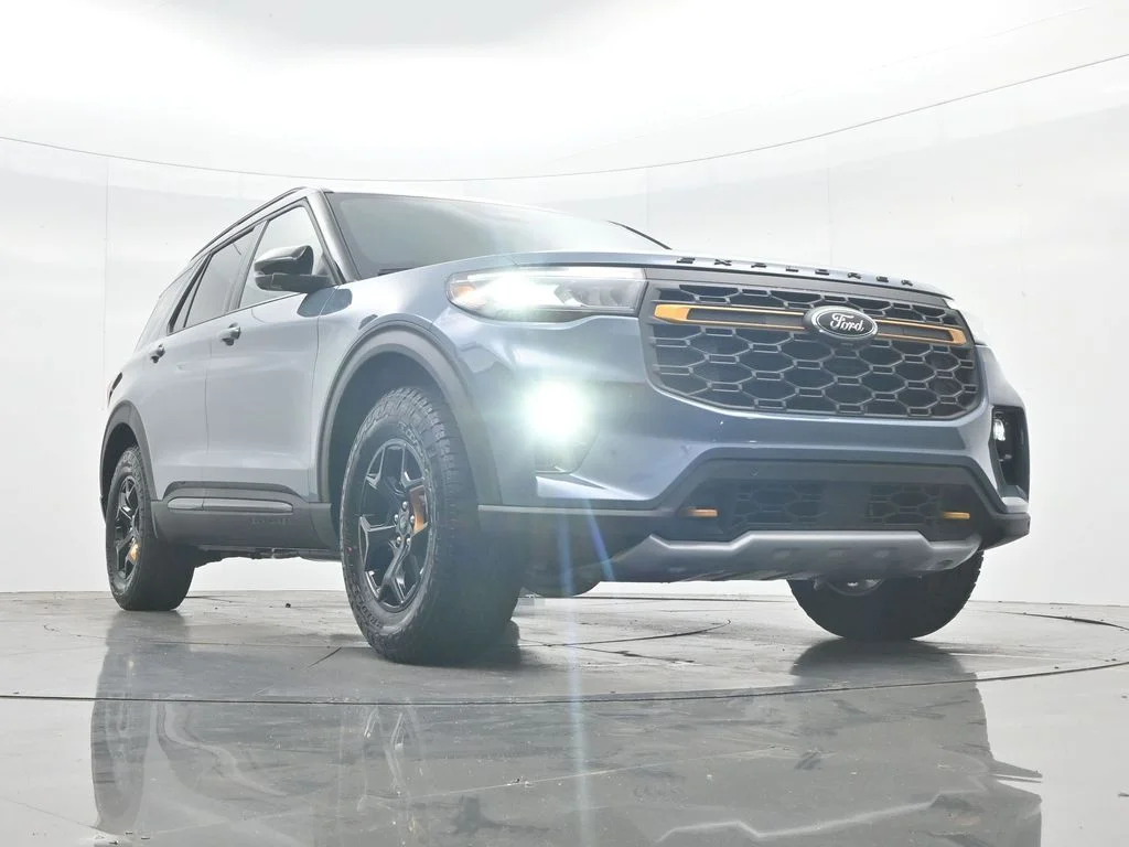 New 2026 Vapor Blue Metallic Ford Tremor® image 44