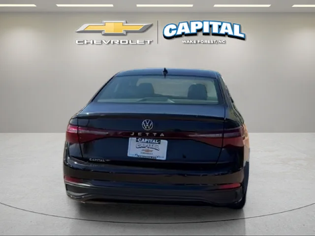 Used 2025  Volkswagen 1.5T S image 4