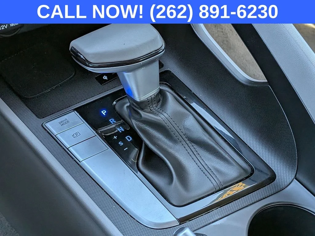 Used 2025 Black Hyundai SEL Sport image 21