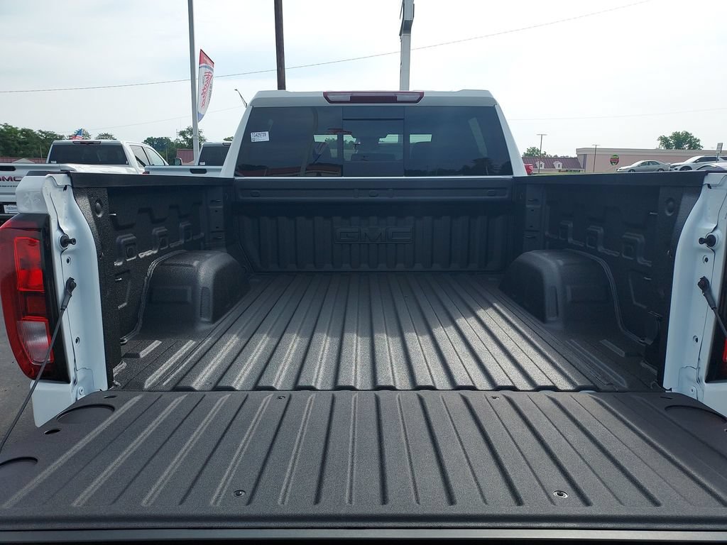 New 2026 Summit White GMC Elevation image 9