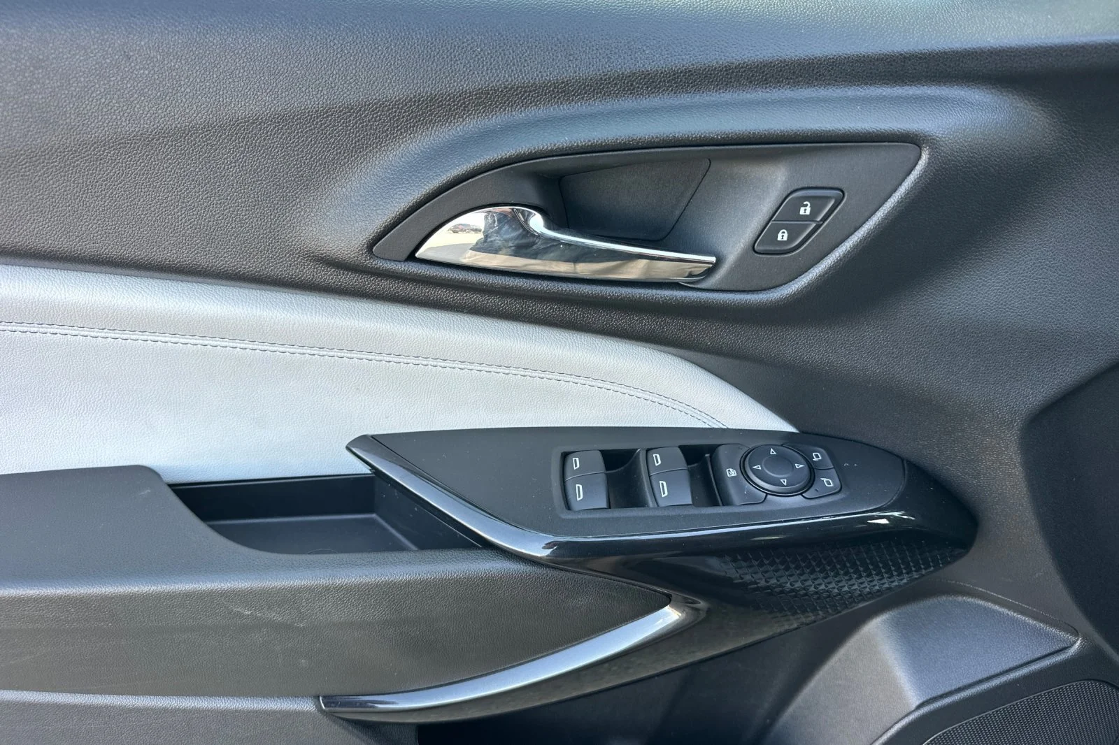 Used 2025 Gray Chevrolet LT image 11