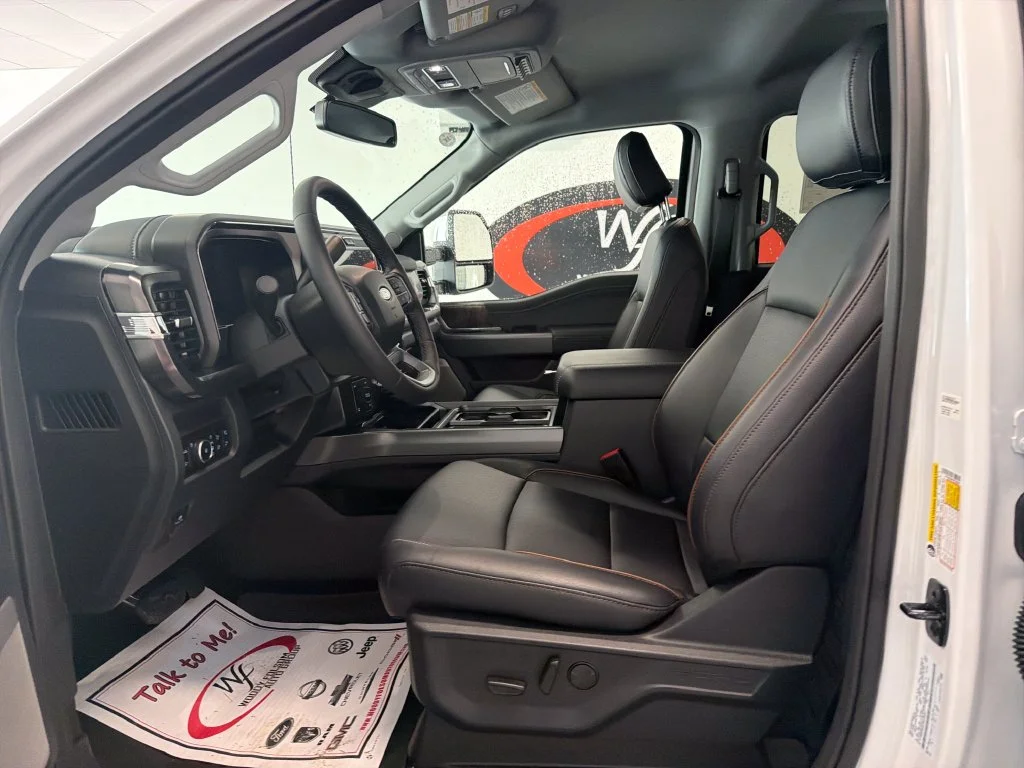 New 2027 Oxford White Ford F-250® Lariat® image 10