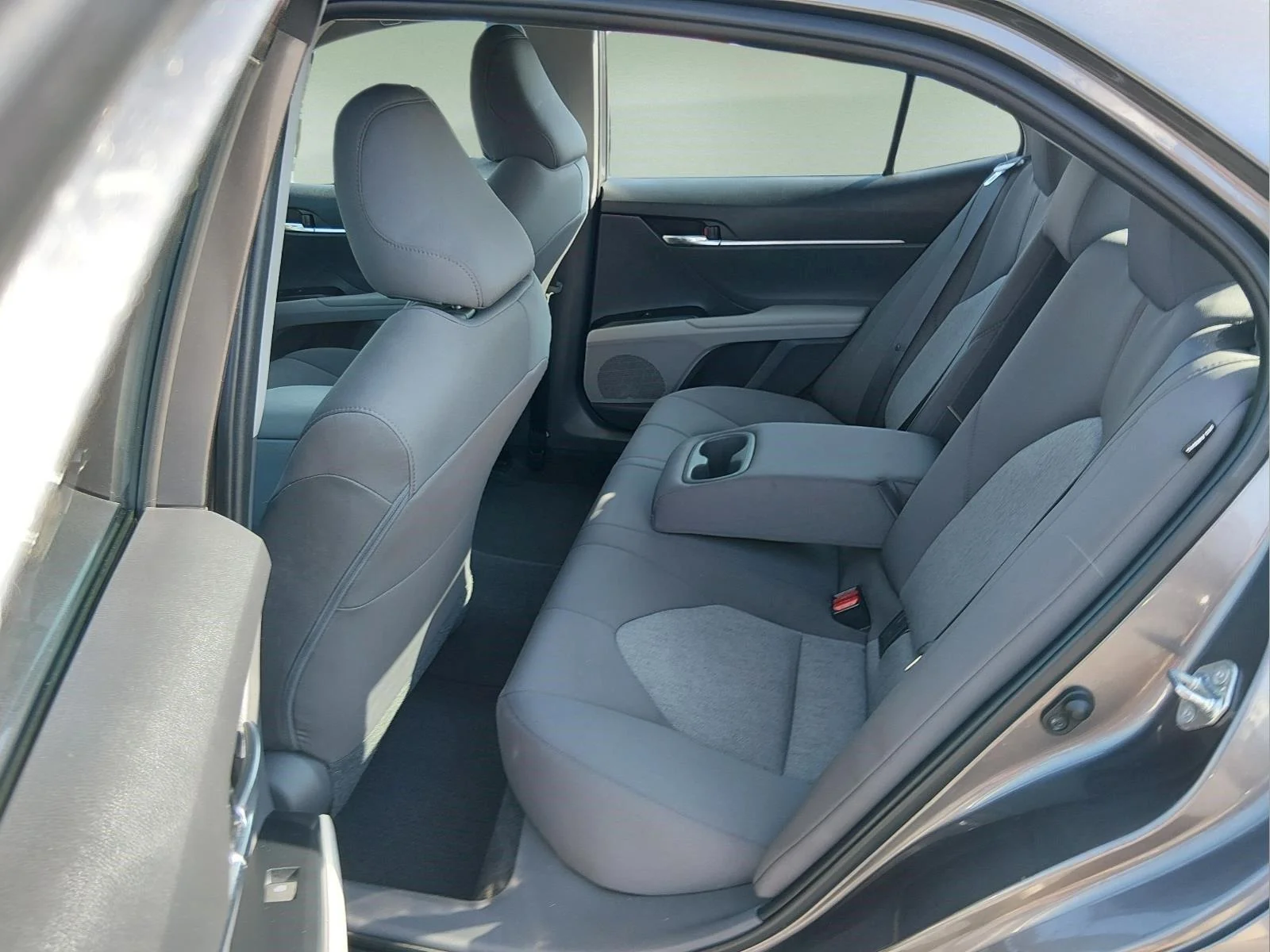 Used 2020 Predawn Gray Mica Toyota LE image 20