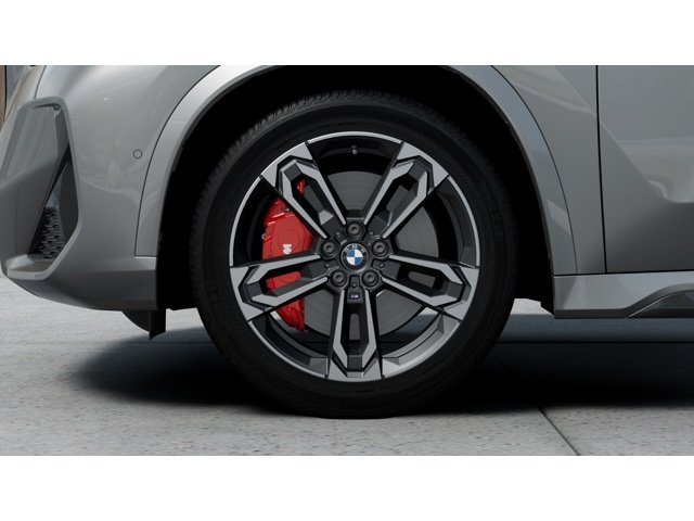 New 2027 Space Silver Metallic BMW  image 7