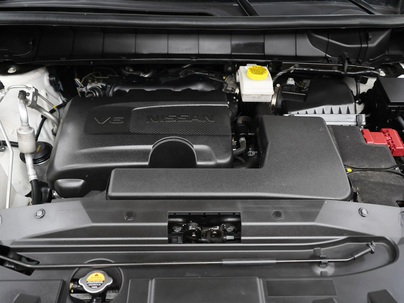Used 2023 Pearl White Tricoat Nissan SL image 32