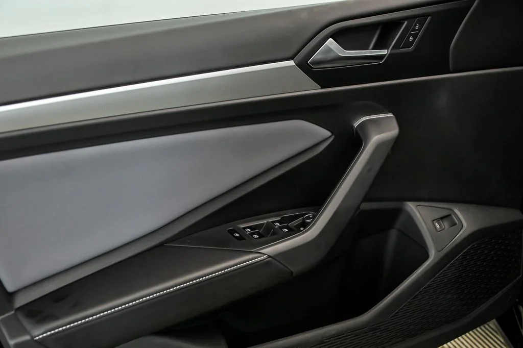 New 2026 Black Volkswagen 1.5T SE image 5