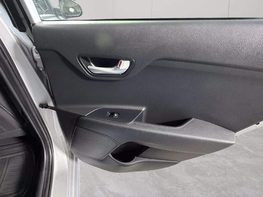 2020 Kia RIO S - Photo 32