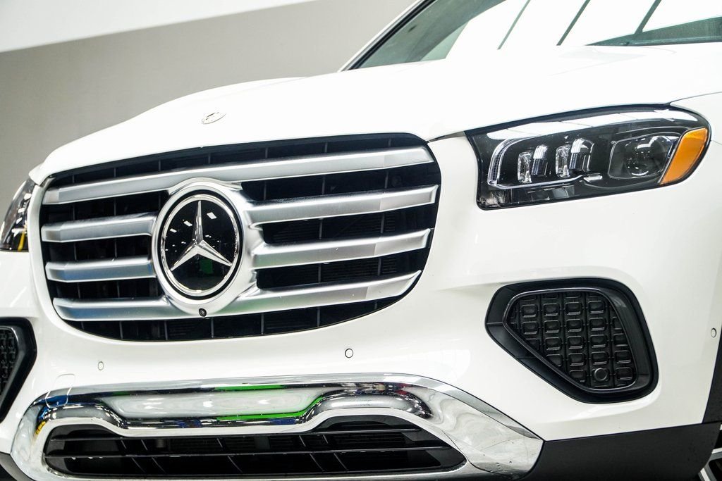 Used 2025 White Mercedes-Benz GLS 450 image 2
