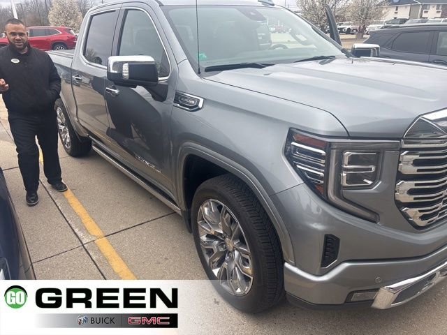 2023 GMC Sierra 4WD Crew Cab Short Box Denali's photo