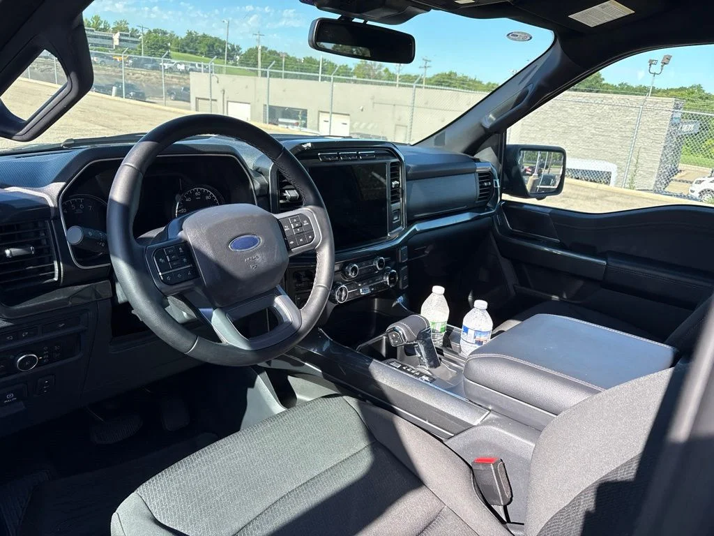 Used 2023 Black Metallic Ford XLT image 10