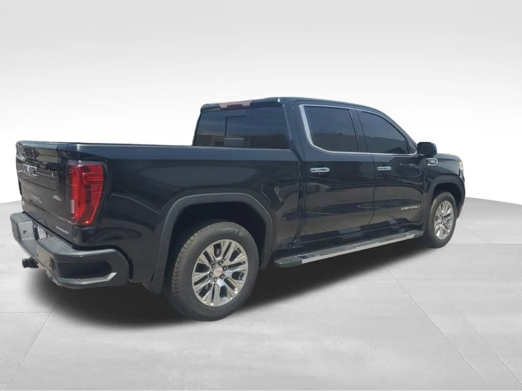 Used 2021 Black GMC Denali image 9