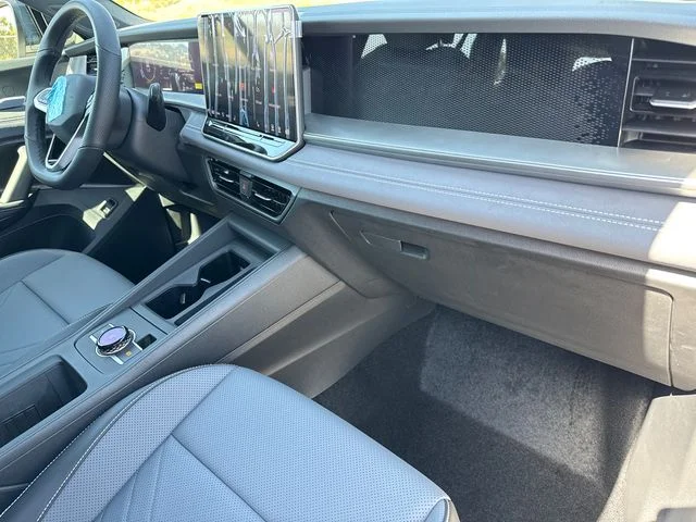 New 2026 Sandstone W/Deep Black Roof Volkswagen 2.0T SE R-Line Black image 24