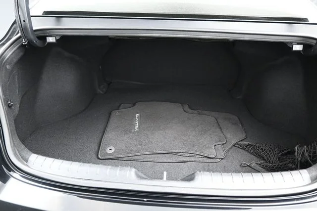 Used 2025 Black Hyundai SEL Sport image 12