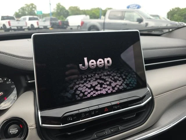 Used 2024 Bright White Clearcoat Jeep Limited image 10