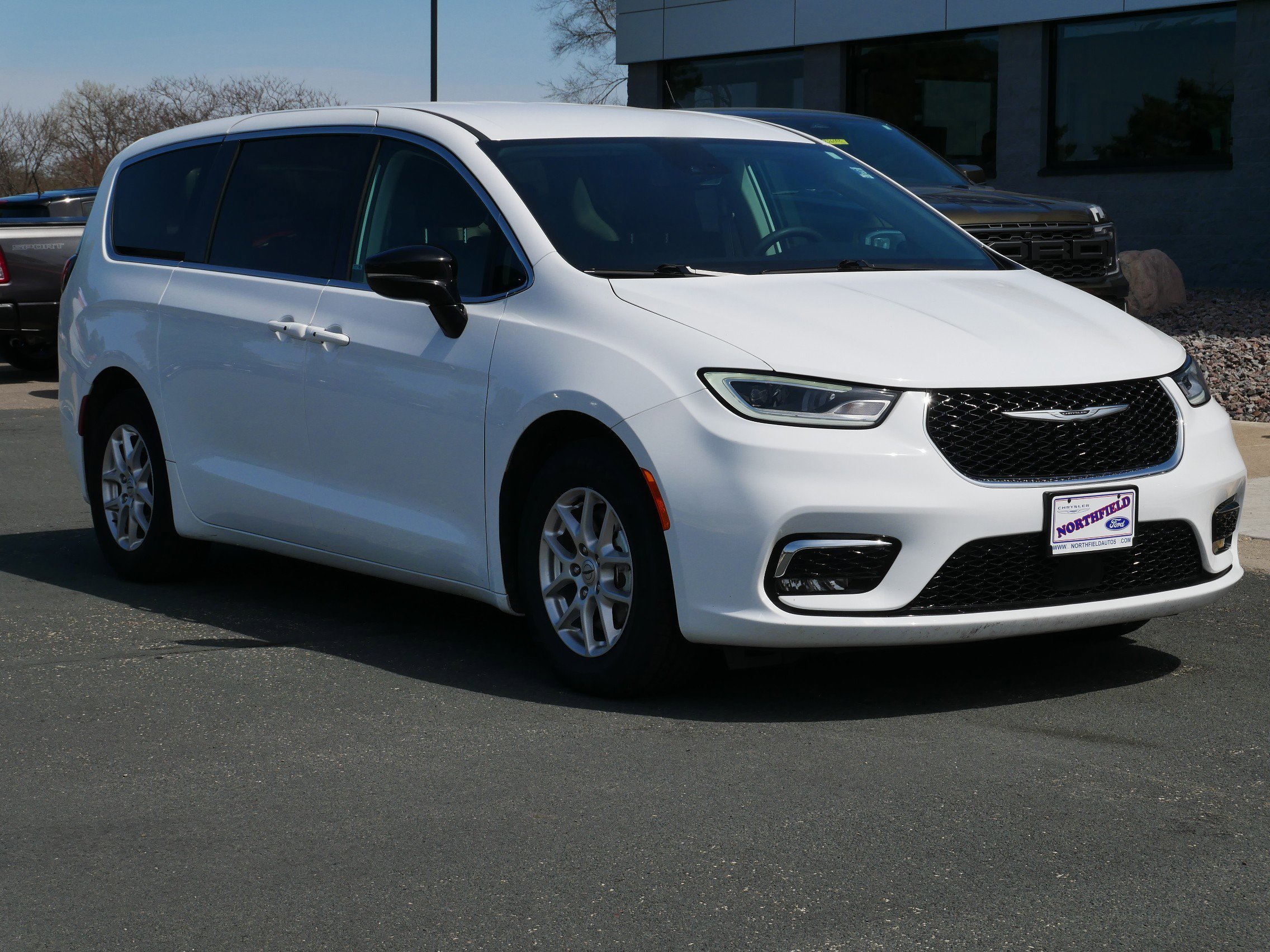 Used 2007 Ford Expedition Eddie Bauer with VIN 1FMFU18567LA59420 for sale in Northfield, Minnesota