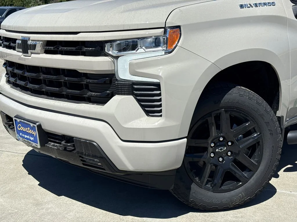 New 2026 White Sands Chevrolet RST image 3
