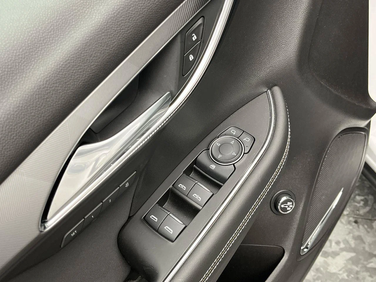 Used 2026 Summit White Buick Sport Touring image 9