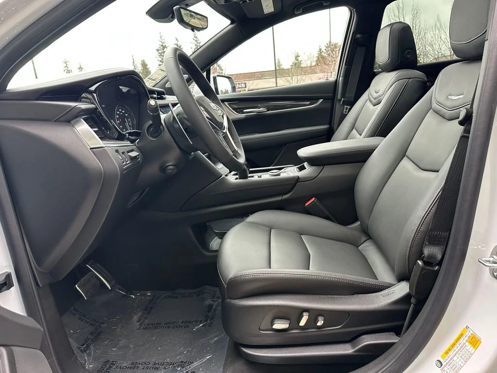 New 2025 Crystal White Tricoat Cadillac Sport image 19