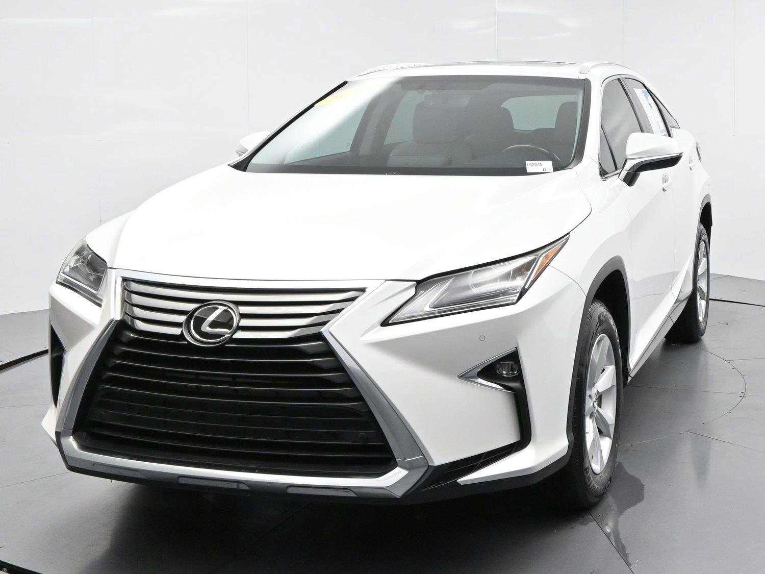 Used 2016 Eminent White Pearl Lexus FWD 4dr image 3