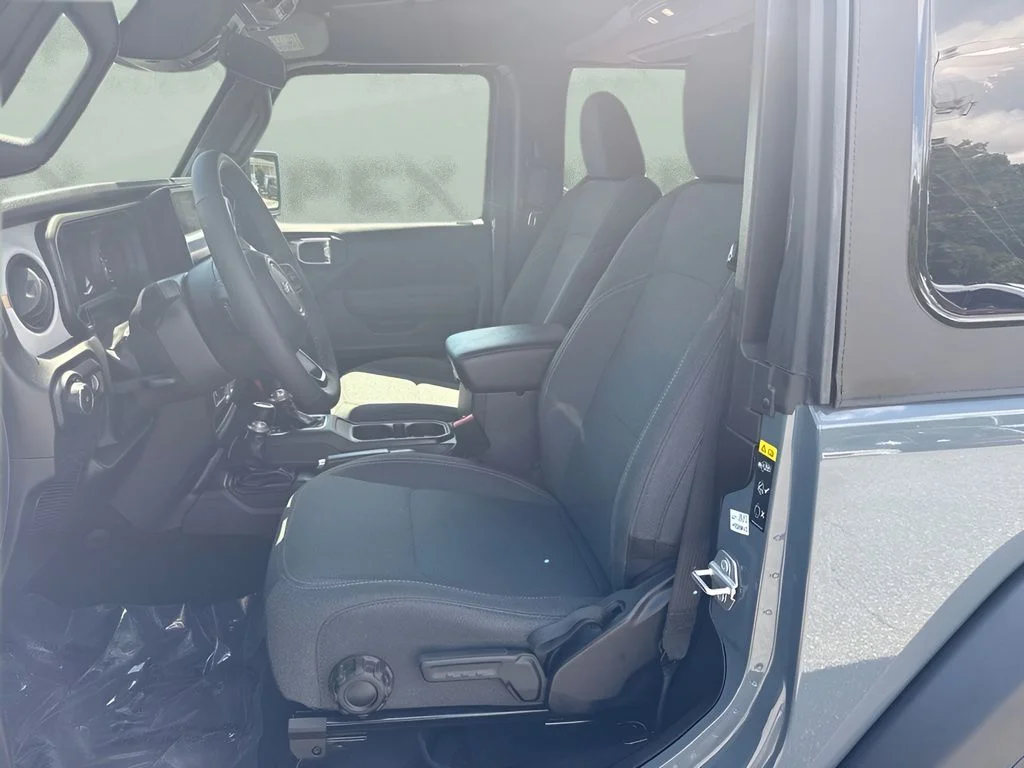 Used 2025 Gray Jeep Sport S image 9