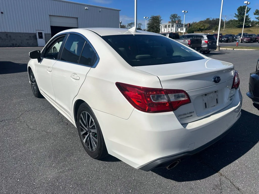 Used 2018 Crystal White Pearl Subaru 2.5i image 5