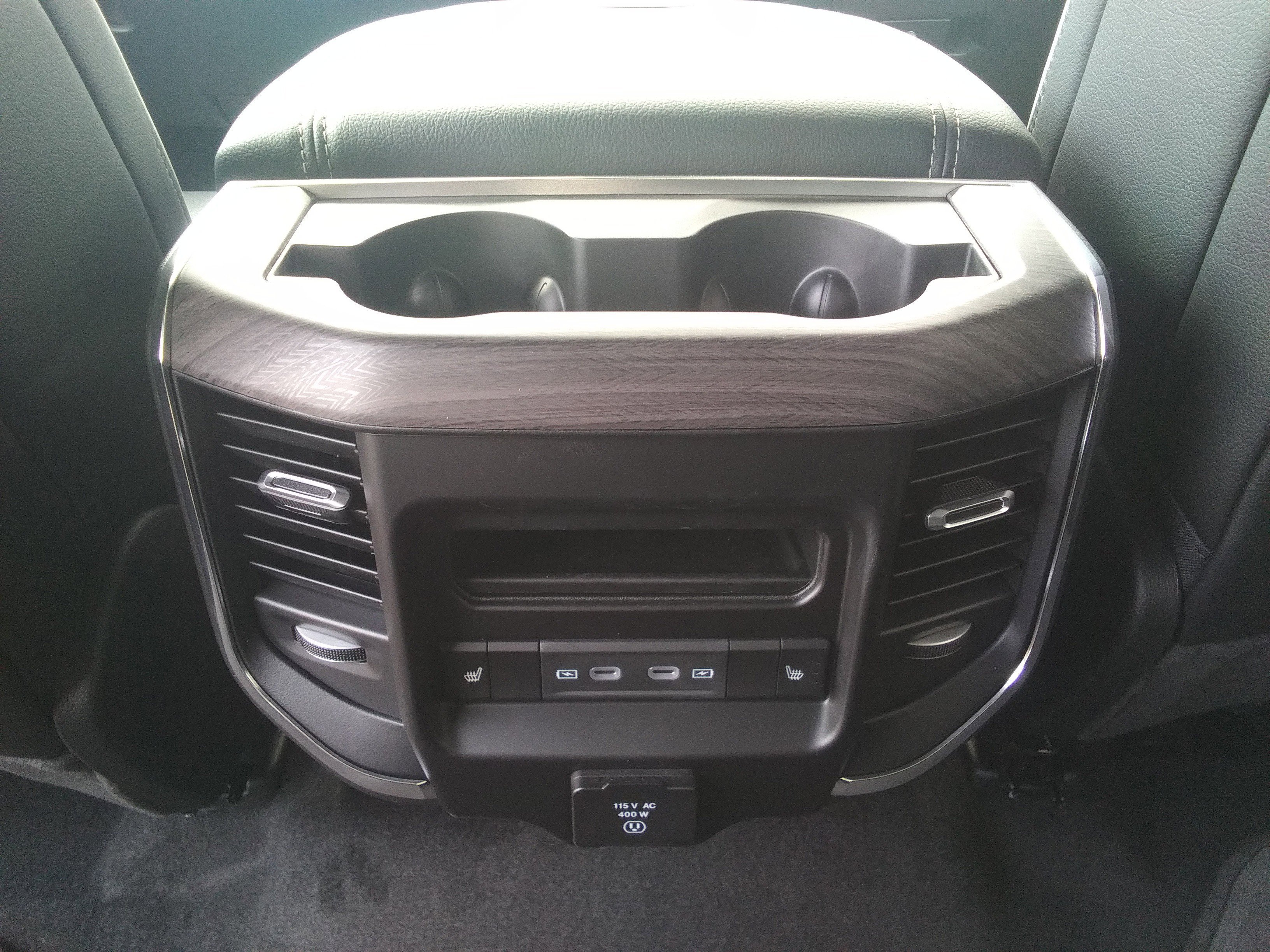 New 2026 Granite Crystal Metallic Clear-Coat Exterior Paint RAM Laramie image 11