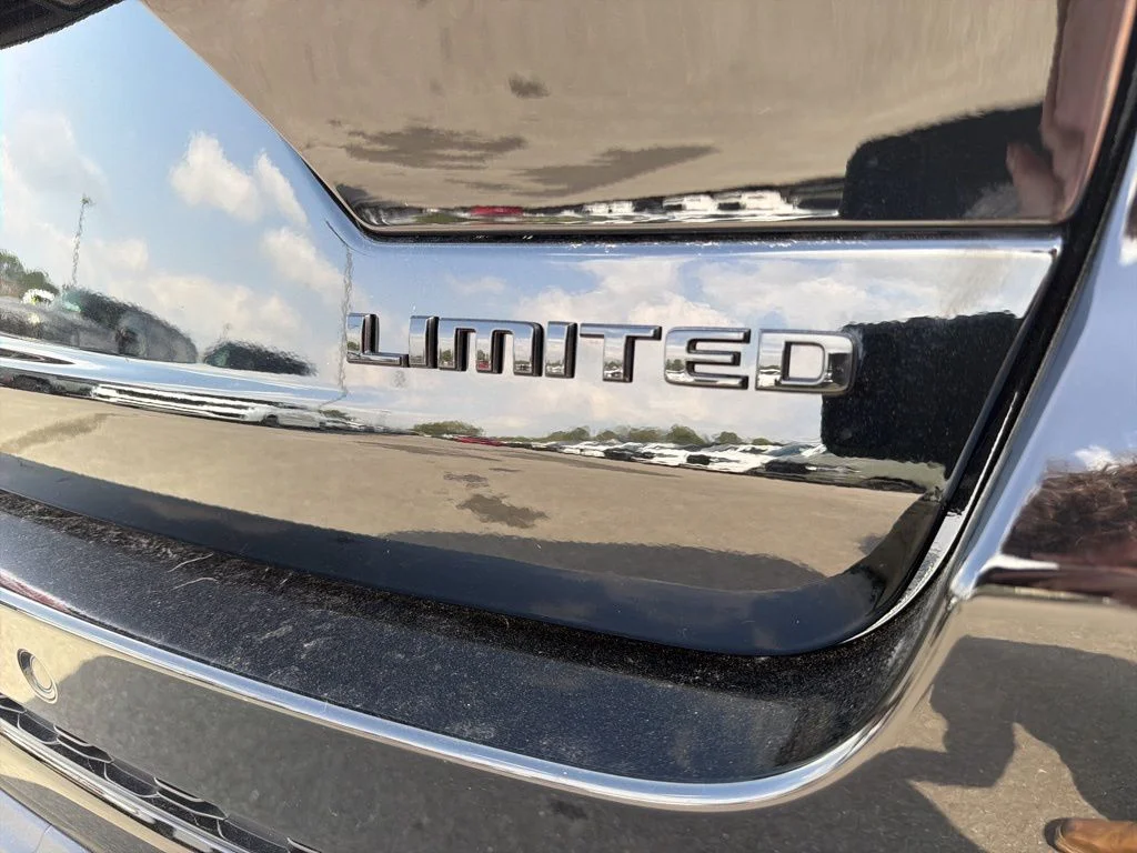 Used 2025 Black Jeep Limited image 39