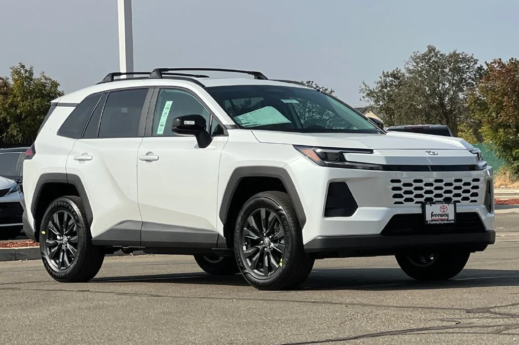 New 2026  Toyota XLE Premium image 2