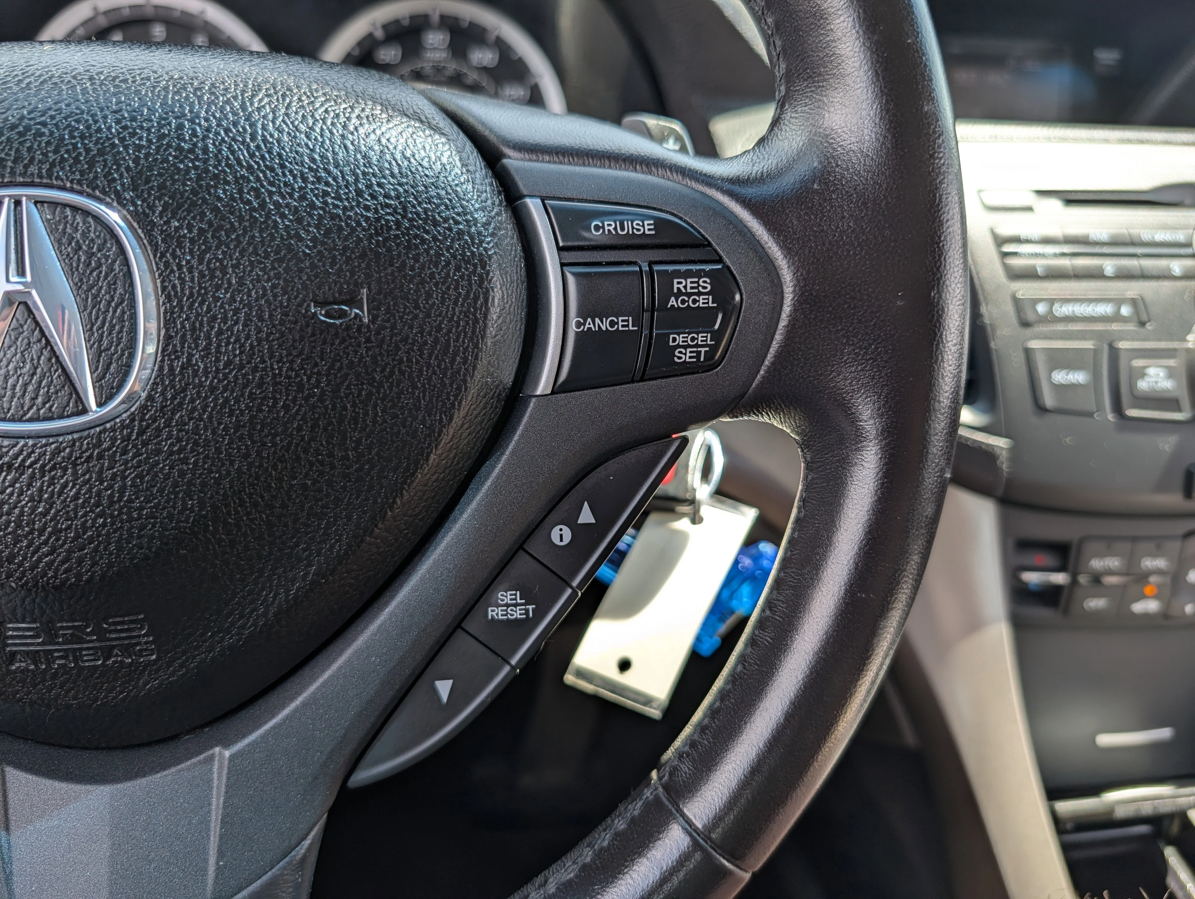 Used 2010 Palladium Metallic Acura  image 29