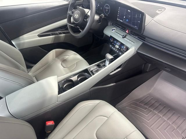 Used 2025 White Hyundai Limited image 28