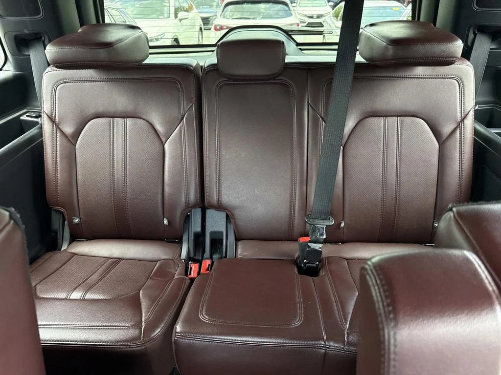 Used 2024 Black Ford Limited image 19