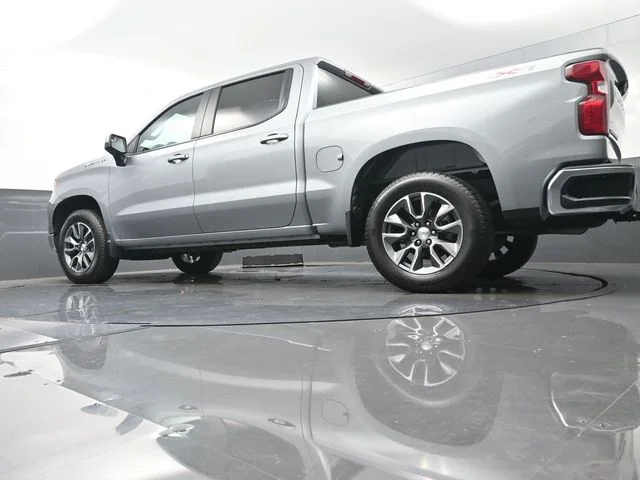 Used 2023 Gray Chevrolet LT image 33
