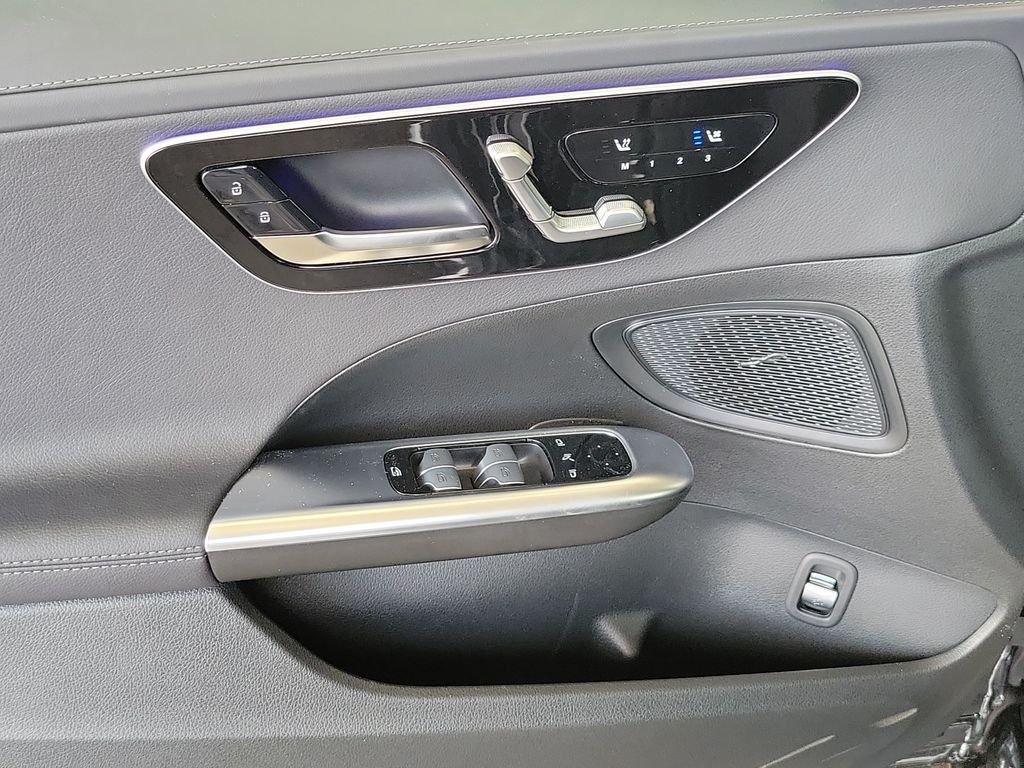 New 2026 Graphite Grey Metallic Mercedes-Benz C 300 image 18